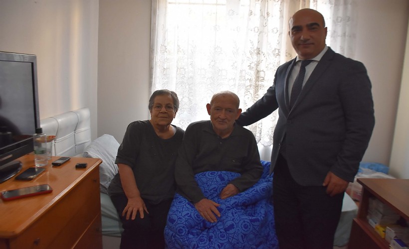 İzmir'de evde sağlık hizmetlerinden yararlanan 300 bininci hastaya ziyaret