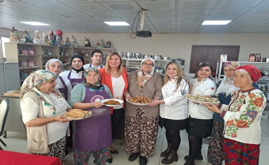 İzmir'in eski lezzetleri kayıt altına alınıyor