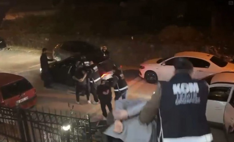 İzmir’de galeriye patlayıcı maddeyle saldırıya 5 gözaltı