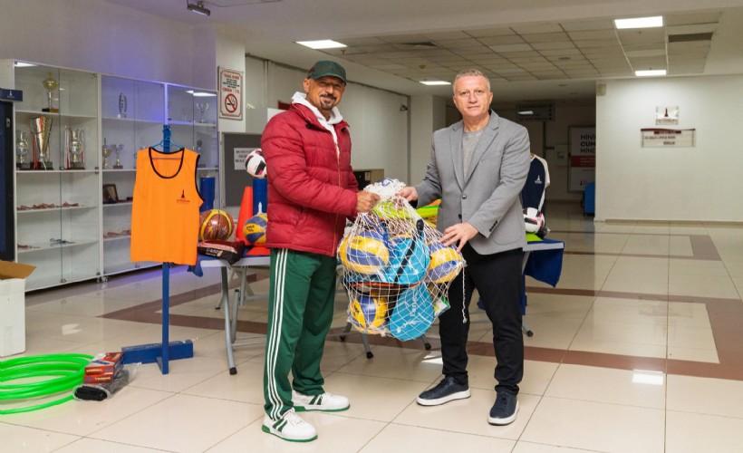 İzmir’de spor okul sıralarına taşınıyor