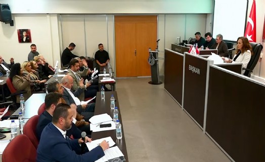 Karşıyaka Meclisi'nde Bostanlı Pazar Yeri tartışması öne çıktı