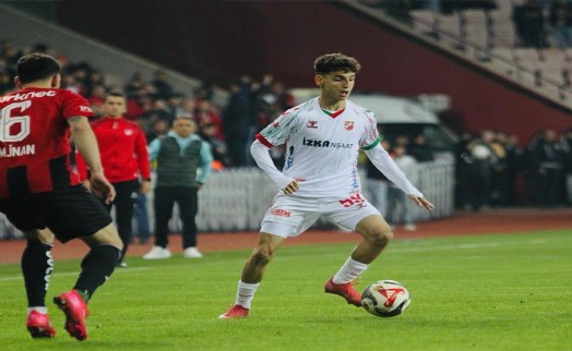 Karşıyaka gençlere kaldı: Adem parladı