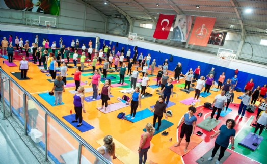 Karşıyaka'da hareketli yıl: 2025'te 18 bin kişi spor yaptı