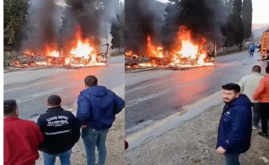 Kaza sonrası iki araç da alev aldı: 2 yaralı