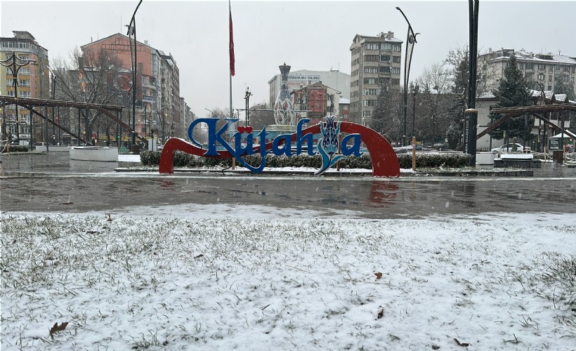 Kütahya beyaza büründü