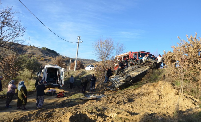 Manisa'da direğe çarpıp, şarampole devrilen otomobilin sürücüsü yaralandı