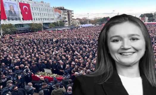 Manisa ilk kadın belediye başkanına veda etti: Durbay gözyaşlarıyla uğurlandı!