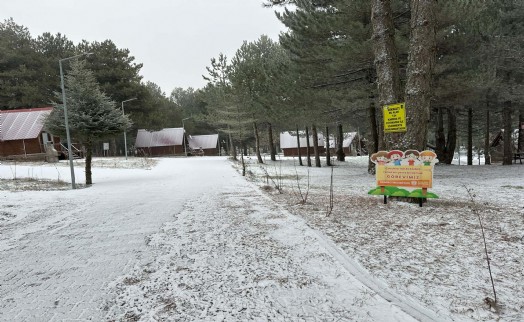 Manisa'nın yüksek kesimlerinde kar yağışı etkili oldu