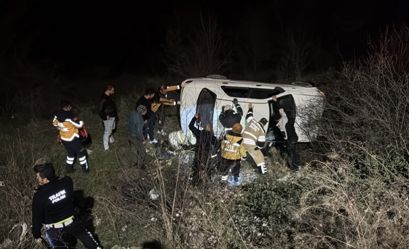 Otomobil şarampole devrildi; 1 yaralı