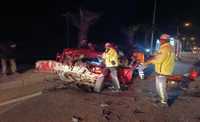 TIR’a çarpan otomobilin sürücüsü öldü