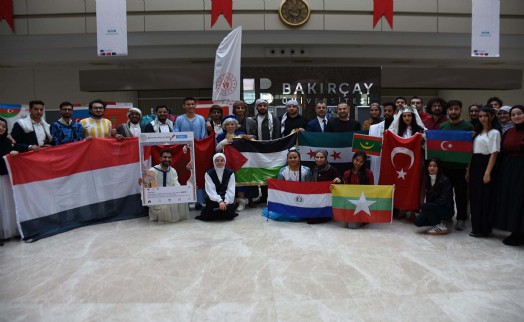 Uluslararası öğrenciler, İzmir'de kültürlerini tanıttı