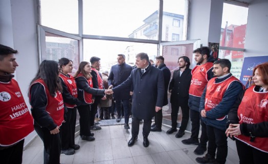 Tugay: İzmir'de kalpler deprem bölgesi için atıyor