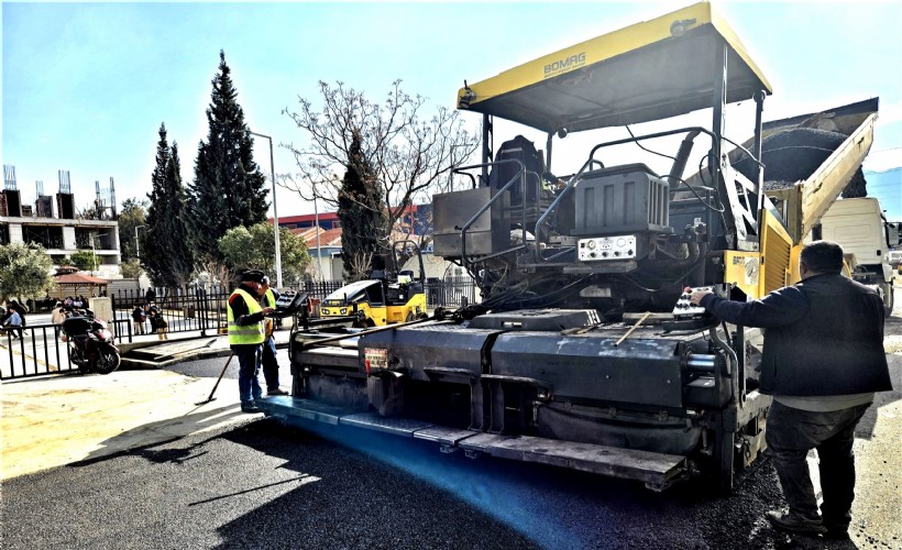 Bornova’da yol çalışmaları kar-kış dinlemiyor