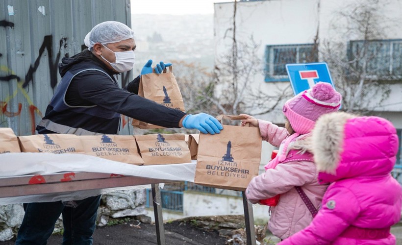 Büyükşehir’den miniklere beslenme paketi