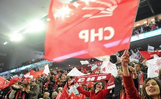 CHP'de üye hareketliliği: Küskün isimler de yeniden kayıt oluyor