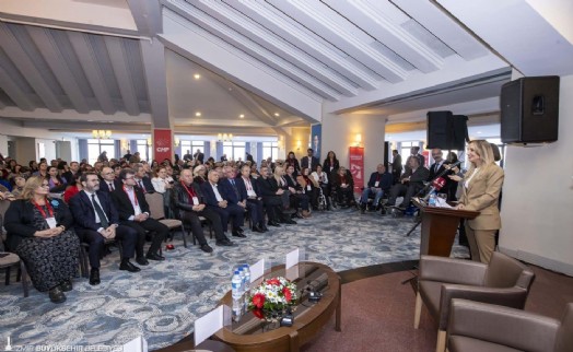 Başkan Tugay'dan işitme engellilere müjde