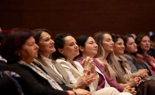 'Kadın İsterse' panelinde üreten kadınların ilham veren hikyeleri konuşuldu