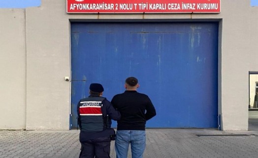 Aranan 2 hükümlü yakalandı
