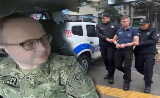 Askeri üniformayla dolandırıcılıktan yargılanmıştı, bu kez polis üniformasıyla yakalandı