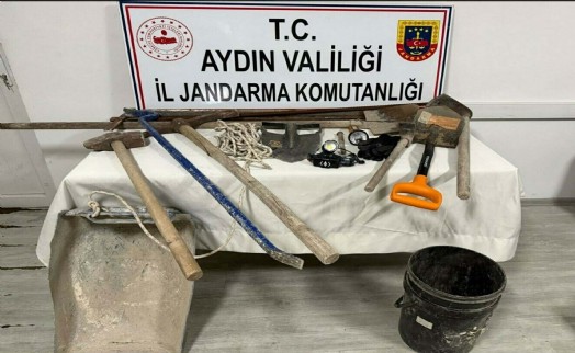Aydın'da kaçak kazıya suçüstü; 8 gözaltı