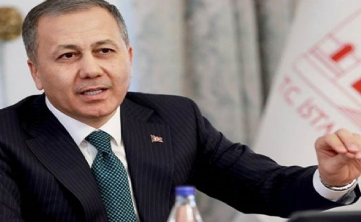 Bakan Yerlikaya duyurdu: '108 yıl 6 ay hapis cezası alan ve 2 yıldır aranan şahıs yakalandı'