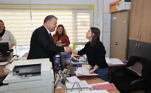Başkan Balkan'dan kadın emekçilere anlamlı ziyaret