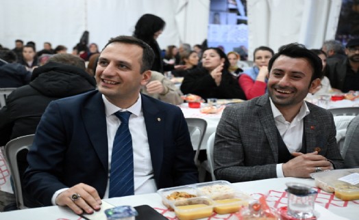 Başkan Eşki, iftar sofralarında vatandaşla buluştu