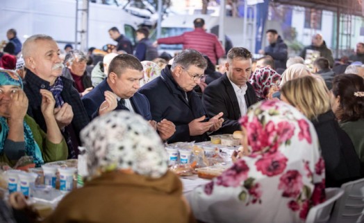 Başkan Tugay, Bayındırlılarla aynı sofrada buluştu: 'Gerçek zenginlik bir arada olabilmek'