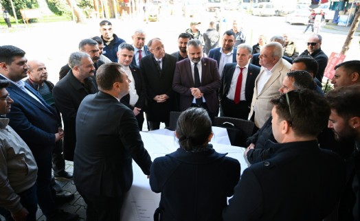 Bornova'da dönüşüm hız kesmiyor: Aslanoğlu ve Eşki projeleri yerinde inceledi