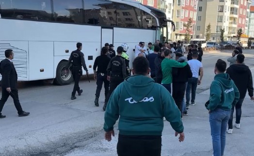 Bursasporlu taraftarlara polis müdahalesi