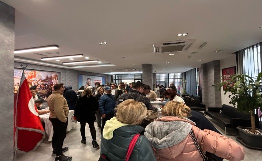 CHP'de ön seçim heyecanı yaşandı... Sandığa yoğun katılım!