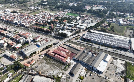 Gaziemir Hava Eğitim Yolu Taşıt Üst Geçidi'nde köprü yapımı tamamlandı
