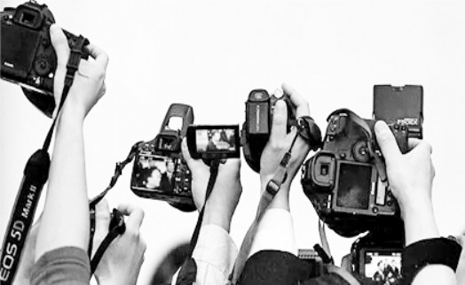 Gözaltına alınan 6 gazeteci serbest bırakıldı