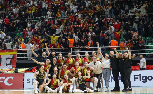 Göztepe ve Karşıyaka filede finallere çıkıyor