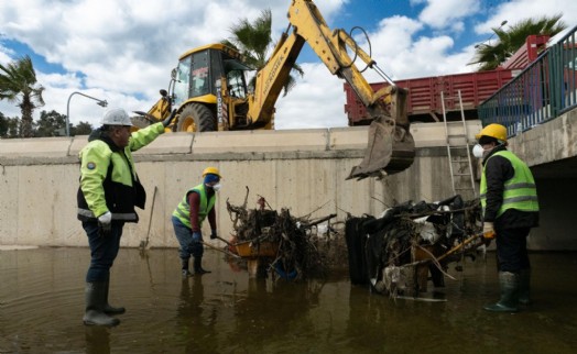 İZSU'dan bayram öncesi temizlik seferberliği