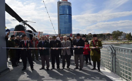İzmir'de Çanakkale deniz zaferine özel karma sergi