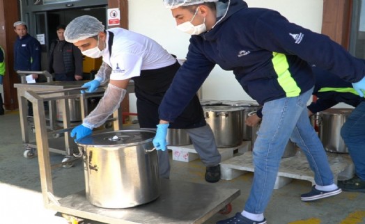 İzmir'de Dayanışma Noktalarında ramazan bereketi