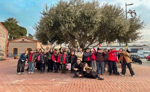 İzmir'de engelli bireyler ve lise öğrencileri arasında güçlü bağ: Ardıç Projesi hayata geçti!