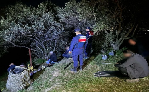 Kaçak kazı yapan 7 şüpheliye suçüstü