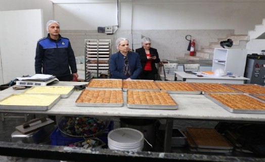 Karşıyaka Belediyesi'nden bayram öncesi tatlıcı denetimi