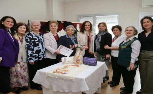 Karşıyaka'da Yaşlılara Saygı Haftası'nda nesiller buluştu