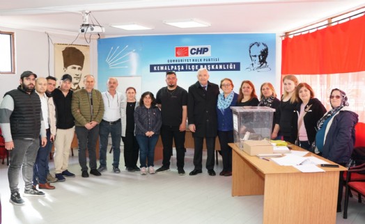 Kemalpaşa'da ön seçime yoğun ilgi... Başkan Türkmen oyunu Ulucak'ta kullandı