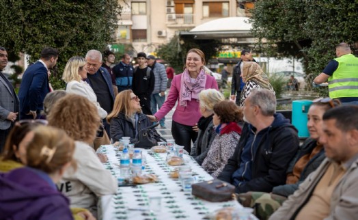 Konak Ramazan Bayramı'nı dayanışmayla karşıladı