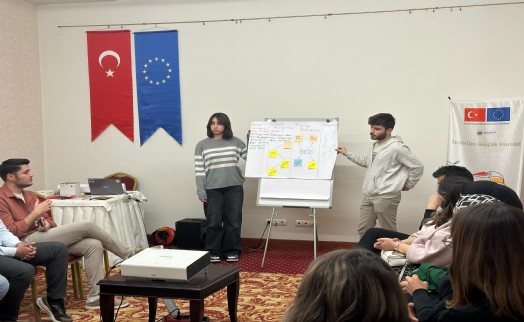 Konak'ta genç iklim liderleri göreve başladı