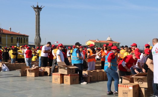 LÖSEV'den kanser hastalarının ailelerine ramazan kolisi desteği