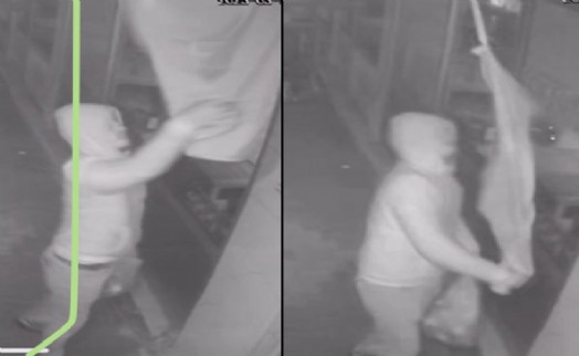 Lokantanın önünde asılı olan Türk bayrağını kopardı; o anlar kamerada