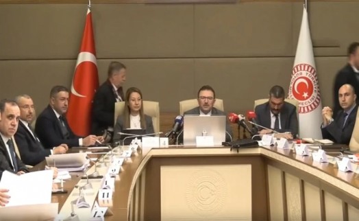 MHP'li vekilden, AK Parti'li başkana Kartalkaya yangını eleştirisi: Boşuna zaman kaybı