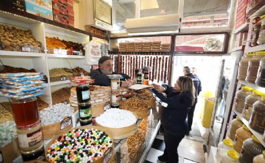 Menderes zabıta ekiplerinden bayram öncesi denetim
