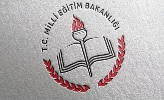 Müdür koltukları erkeklere teslim