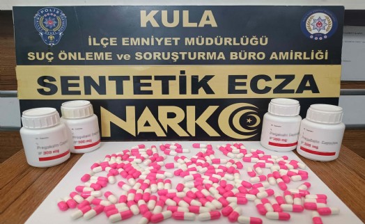 Polisi görünce kaçtı, üzerinden uyuşturucu çıktı